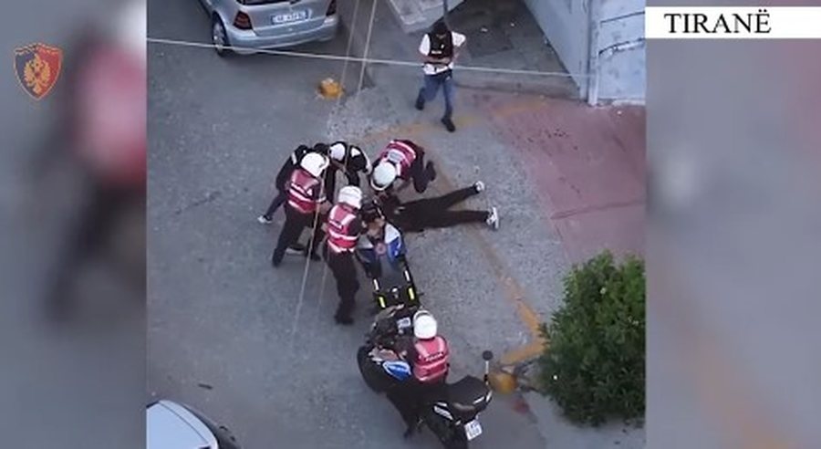 &ldquo;Ndal policia&hellip;&rdquo; Tentoi t&euml; shiste l&euml;nd&euml;