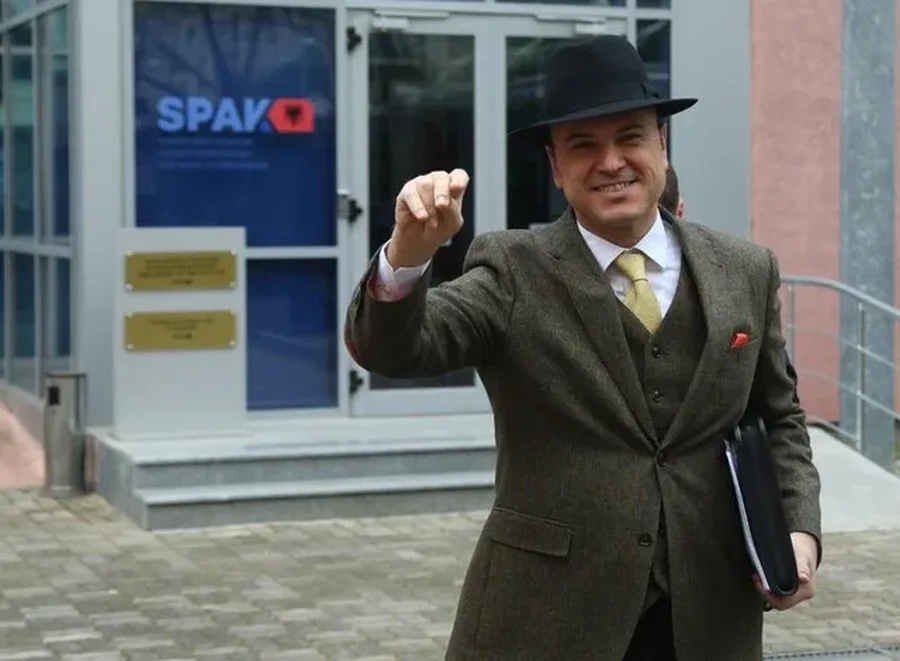 Malltezi dhe ortaku i tij kund&euml;rshtojn&euml; akuzat p&euml;r privatizimin e