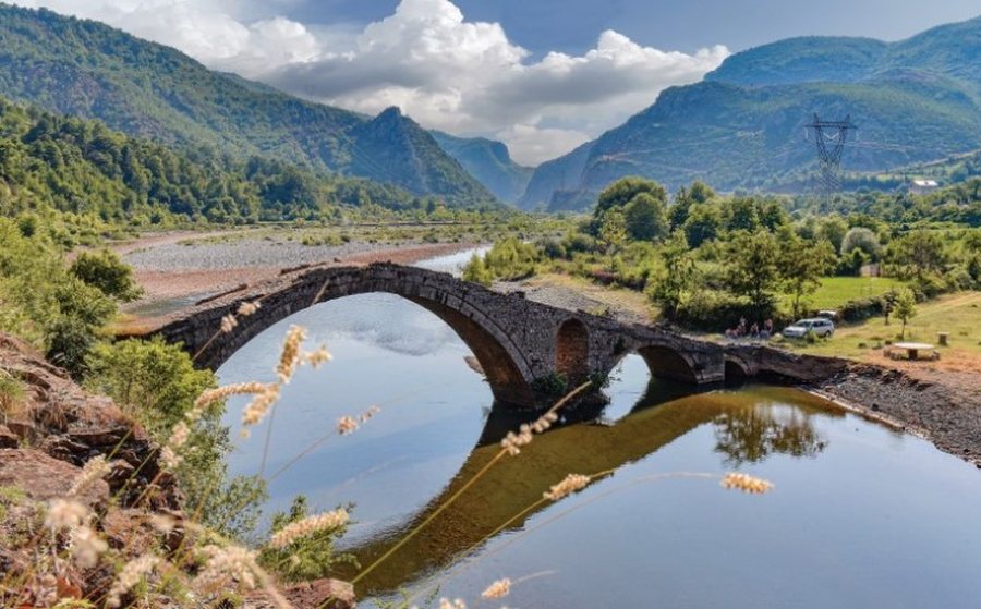 Librazhdi, qyteti q&euml; nuk njihni, me bujtina dhe aventura q&euml; ju