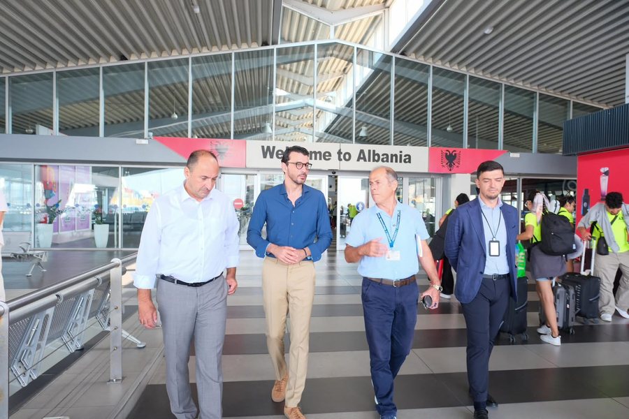 Karaka&ccedil;i inspekton masat n&euml; Portin e Durr&euml;sit, gatishm&euml;ri