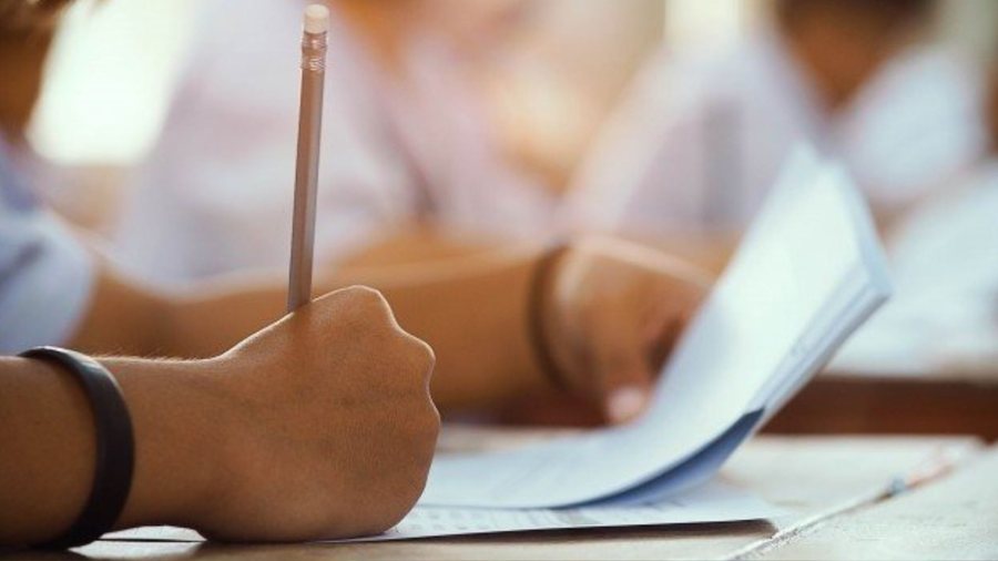 Faz&euml; e r&euml;nd&euml;sishme p&euml;r sistemin arsimor, kandidat&euml;t