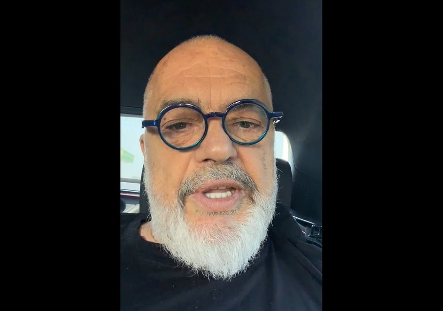 Bisedo me Edi Ram&euml;n TANI! Kryeministri "live" n&euml; Facebook,