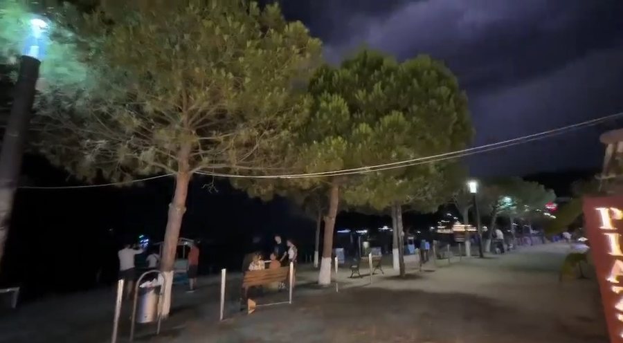 Stuhia shkaktoi probleme me rrjetin elektrik n&euml; Himar&euml;, nd&euml;rron