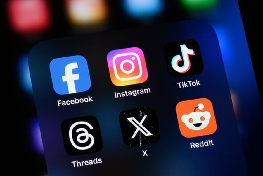 Q&euml; prej or&euml;s 13 t&euml; dit&euml;s s&euml; sotme, Instagram e Facebook