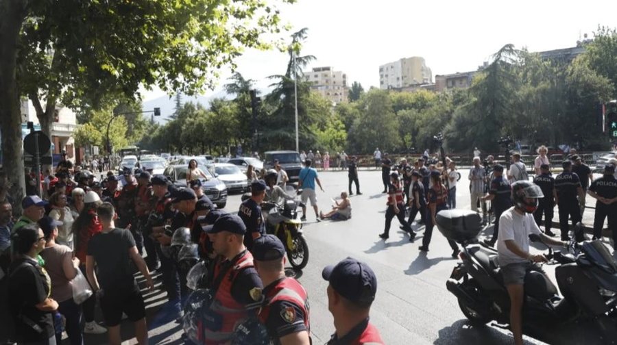 Bilanci i protest&euml;s para Kuvendit, 12 t&euml; shoq&euml;ruar n&euml;