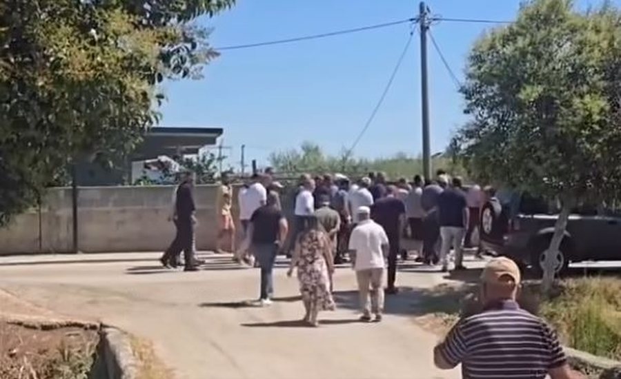 Pllakos zia n&euml; Vidhisht&euml;! Sot iu dha lamtumira &ccedil;iftit Plaka,