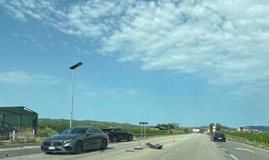 Aksident i trefisht&euml; n&euml; aksin Peqin-Elbasan, dy persona