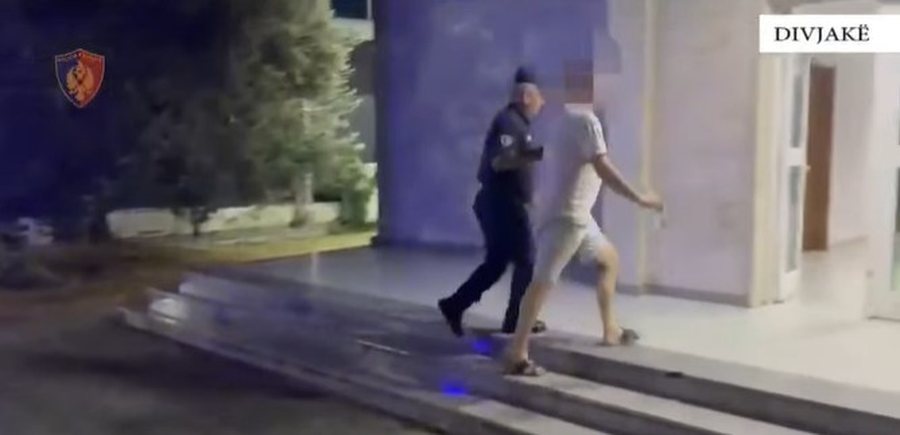 Lokal p&euml;r loj&euml;ra fati n&euml; Divjak&euml;, bien n&euml; pranga