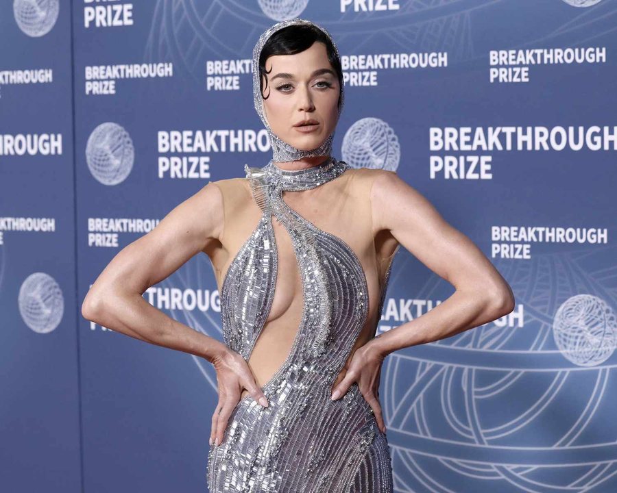 &ldquo;Firework&rdquo; fut n&euml; sherr Katy Perry dhe Sht&euml;pin&euml; e