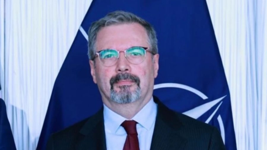 Vu&ccedil;i&ccedil; tha se Kosova &euml;sht&euml; pjes&euml; e Serbis&euml;,