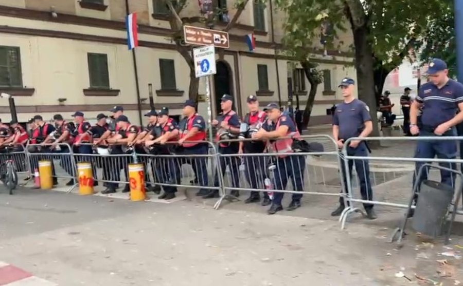 Blut&euml; &ldquo;blindojn&euml;&rdquo; Parlamentin, &ccedil;do rrug&euml;