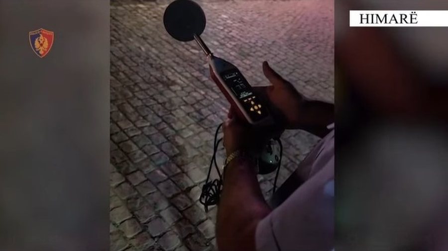 Muzik&euml; e lart&euml; pas mesnat&euml;s n&euml; Himar&euml;, gjobitet me 2