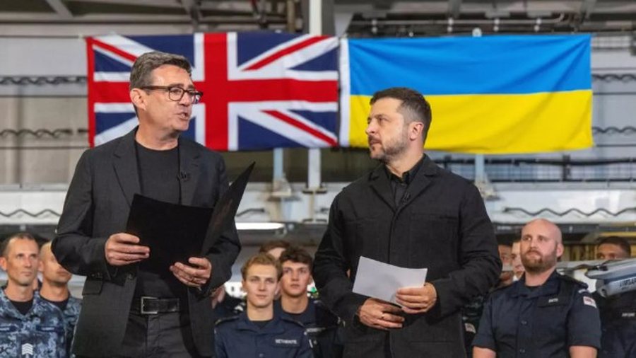 Kryeministri britanik i premton Zelenskyt mb&euml;shtetje t&euml;