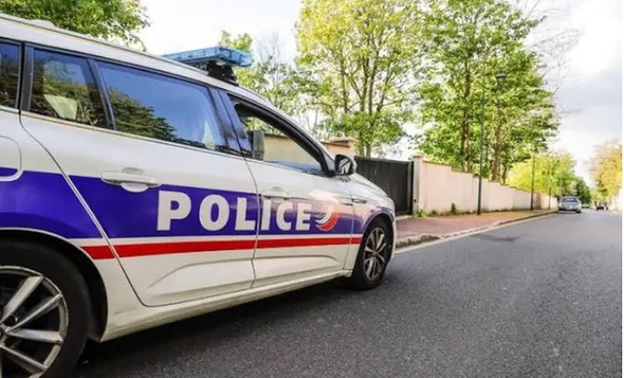 E r&euml;nd&euml; n&euml; Franc&euml;, pes&euml; trupa foshnjash t&euml;