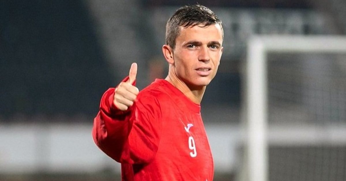 FOTOLAJM  Partizani në vështirësi  Jasir Asani takim  kokë më kokë  me drejtorin e të kuqve  POSTIMI QË I TREGON TË GJITHA 