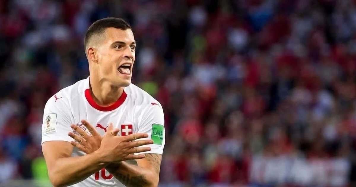 Tifozët iu kthyen kundër  ish deputeti shqiptar në mbështetje të Xhakës  Ata që të fishkëllyen janë trushplarë  llumi i shoqërisë tonë