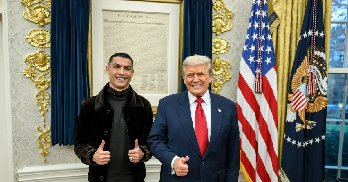 Donald Trump  shkrin gazi  botën  publikon VIDEON inekzistente duke luajtur futboll  Ronaldo është i lezetshëm 