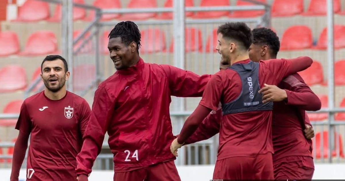 Kombëtarja i bën  nder  Partizanit  Oltijon Kërnaja  feston  para superduelit me Vllazninë