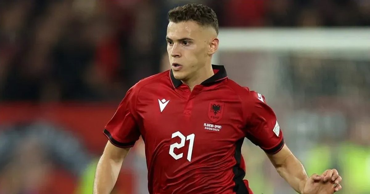 I papërmbajtshëm te Kombëtarja  ekipi italian i  var  shpresat te futbollisti shqiptar pas 3 barazimesh radhazi  FORMACIONET E MUNDSHME 