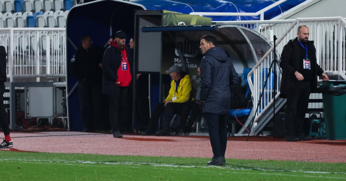  TËRMET  te bardheblutë  LARGOHET çuditërisht trajneri nga skuadra