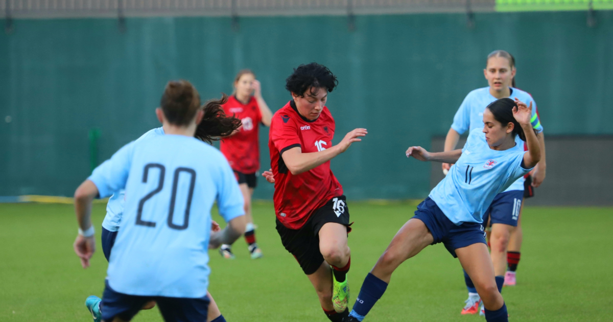 Vajzat kuqezi  ngecin  në Rrogozhinë  Shqipëria mposhtet pastër nga Luksemburgu