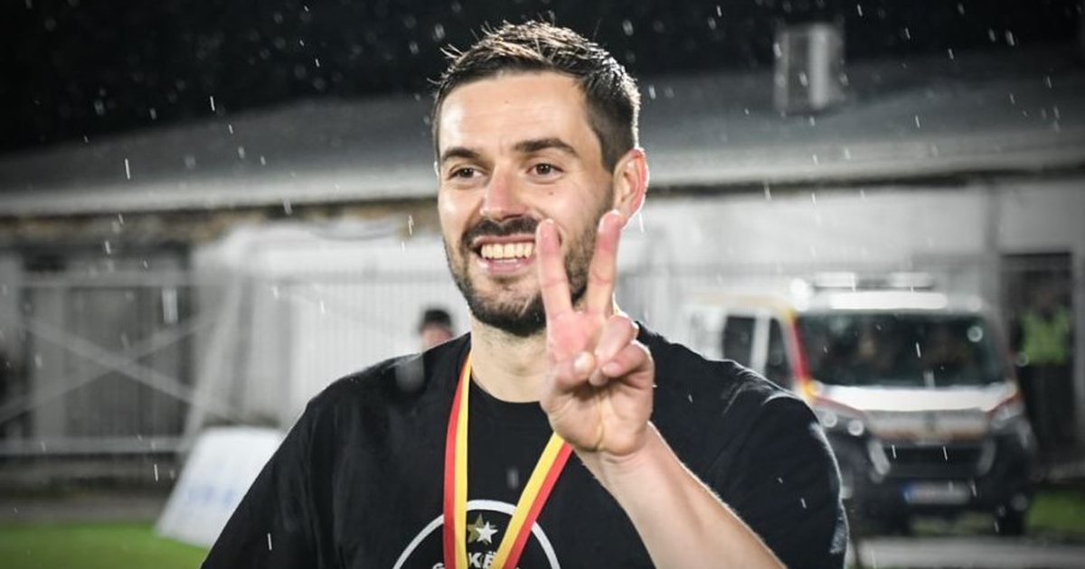 E injoronte Tiranën publikisht në studio  ish mbrojtësi i Partizanit publikon FOTON me Shpat Kasapin  u nda sot tragjikisht nga jeta