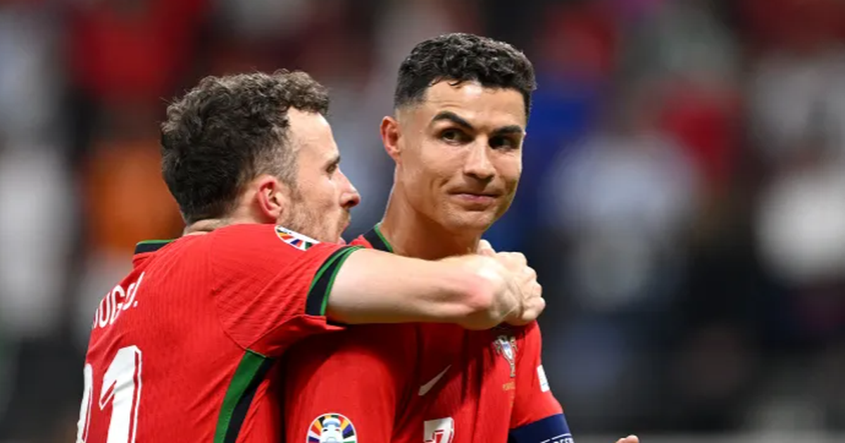 Ora me ÇMIME marramendëse për të gjithë shokët e ekipit  Cristiano Ronaldo surprizon edhe familjen e Diogo Jota s