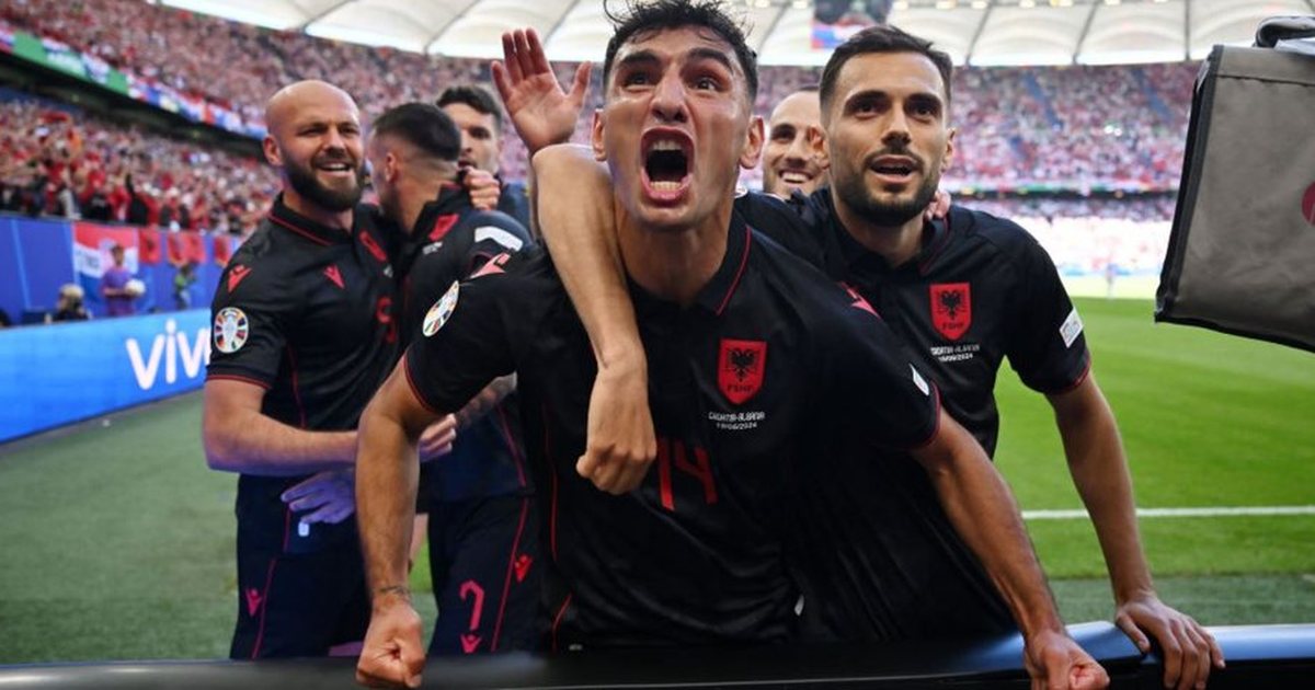 FOTOLAJM  Edhe UEFA feston kuqezi  i kujton Kroacisë makthin  Qazim Laçi  në Ditën e Pavarësisë