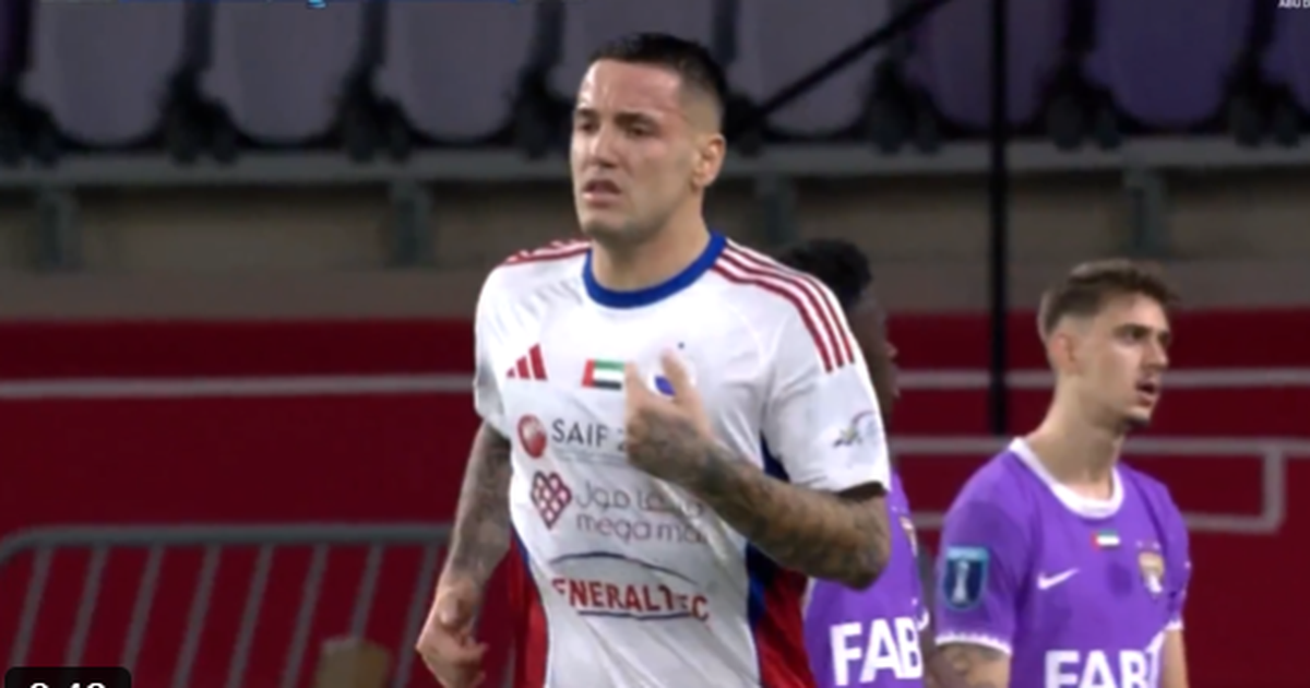 VIDEO   Mbret  në Emiratet e Bashkuara Arabe  Rey Manaj përshëndet shqiptarët me GOL për Festat e Nëntorit