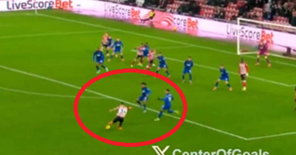 VIDEO  Granit Xhaka SPEKTAKOLAR  Shqiptari dhuron  show  në Premier League   çon peshë  stadiumin