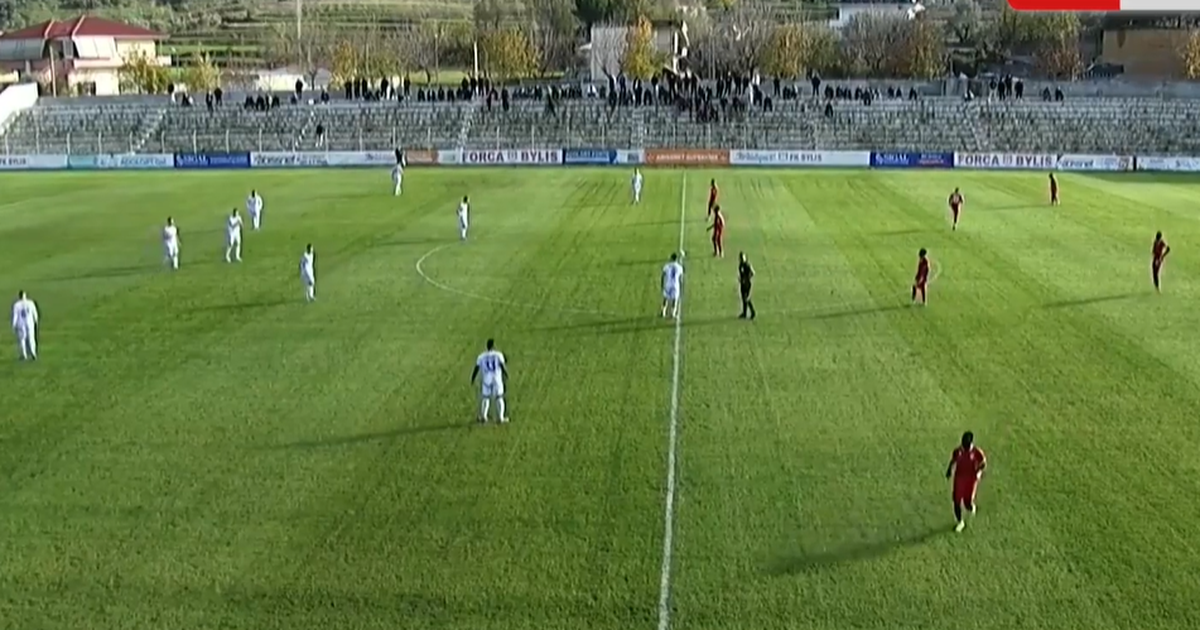 LIVE  Në Ballsh luhet vetëm për 3 pikët  nis sfida mes Bylisit dhe Teutës  VIDEO 