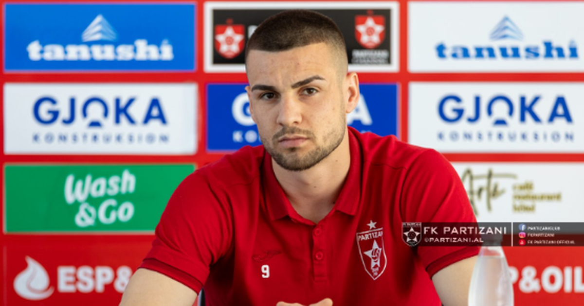 FOTOLAJM  Fitorja në derbi rikthen në fushë Albers Kekon  sulmuesi i kuq zbret në  Air Albania  pas Tiranës