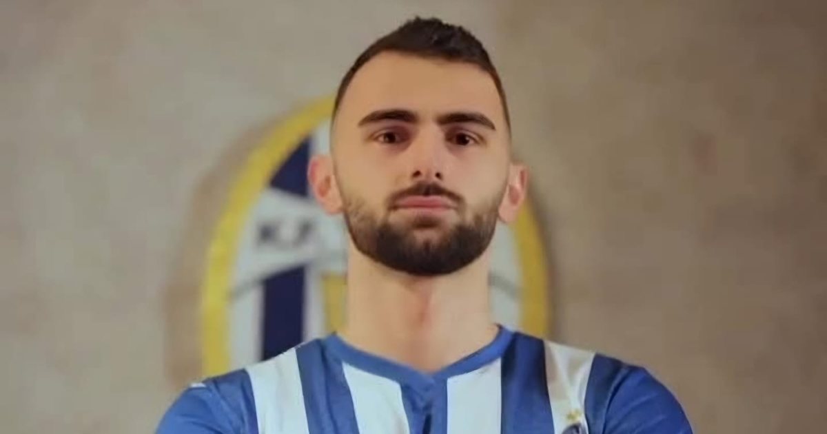 FOTOLAJM  Ka luajtur 2 ndeshje te Kombëtarja  sulmuesi i kampionëve të Superligë  selfie  me kreun e shtetit