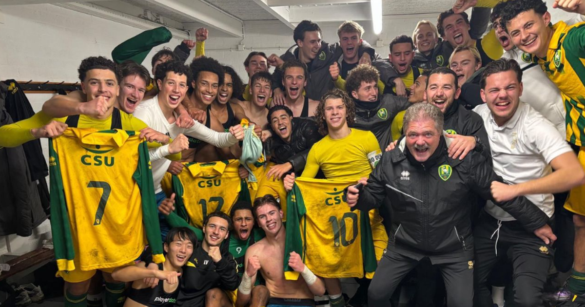 VIDEO  Nga triumfi me Ajaxin te 3 pikët në  frymën e fundit   ish trajneri i Tiranës  ÇMEND  Holandën