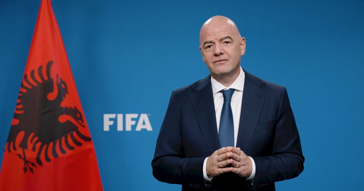 Mesazhi i Presidentit të FIFA s  Infantino  në Mbrëmjen Gala  Topi i Artë 2025   Jeni vetëm dy fitore larg skenës më të madhe të futbollit