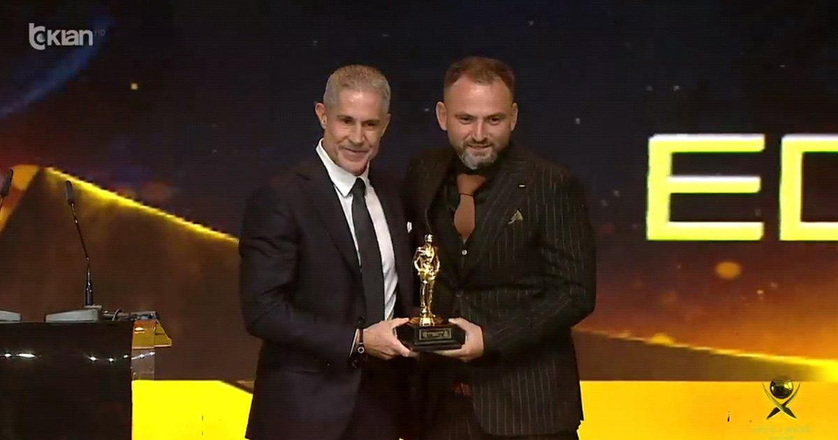  Nder që e marr trofeun nga Sylvinho  sytë i kemi nga dy ndeshjet e marsit   Edlir Tetova flet si fitues  Trajner i Vitit   Ia dedikoi familjes  Egnatias  presidentit dhe tifozëve