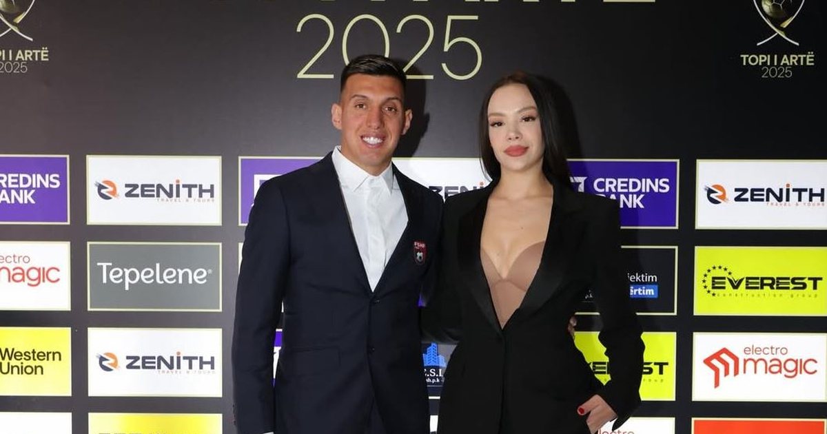 E shoqëroi në Mbrëmjen Gala të  Topit të Artë   Uarda emocionon me postimin për Myrton  Çdo arritje e jotja është gëzimi im  krenare për ty