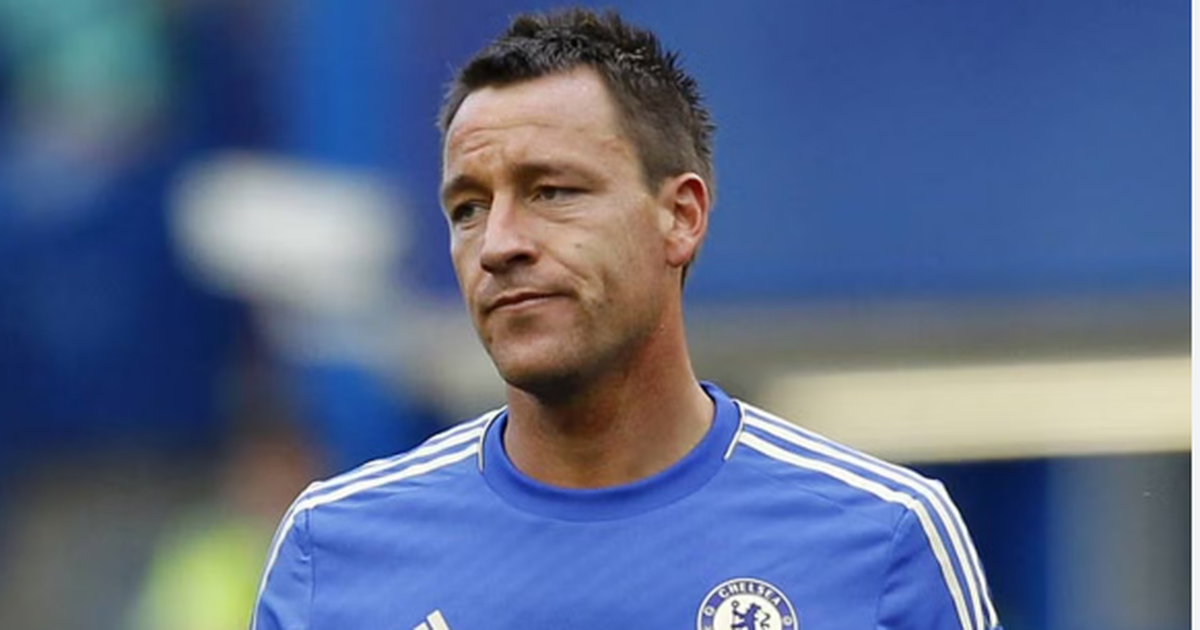 TRONDITËSE  Mendoi vetëvrasjen pas humbjes së finales në Moskë  ish kapiteni i Chelsea s  Djemtë u ngritën dhe   