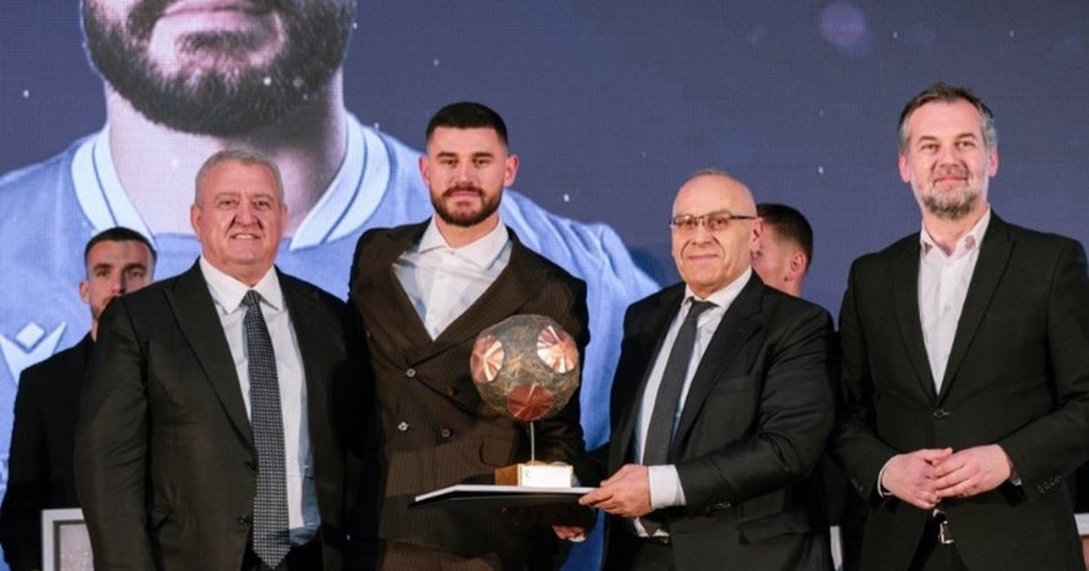 Presidenti Duka në  Laureatët 2025  të FFK së  Mbështetje e fortë për futbollin e Kosovës   vlerësim për progresin historik