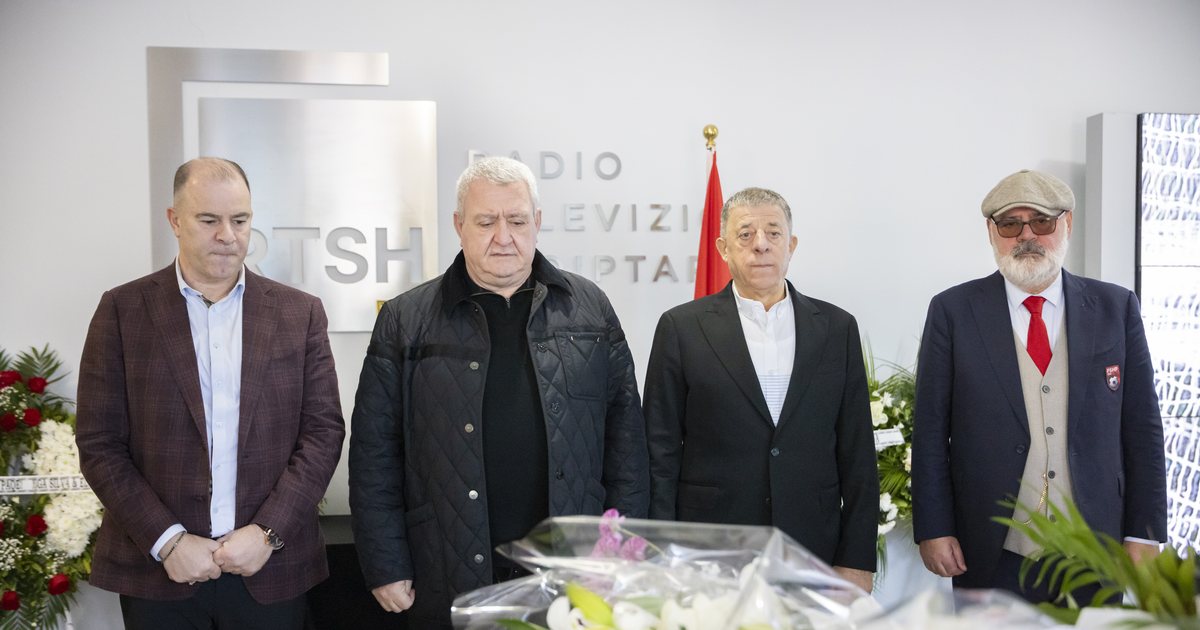 Homazhet në nderim të Ismet Bellovës  Presidenti Duka  Zëri i tij e bëri futbollin shqiptar pjesë të çdo familjeje