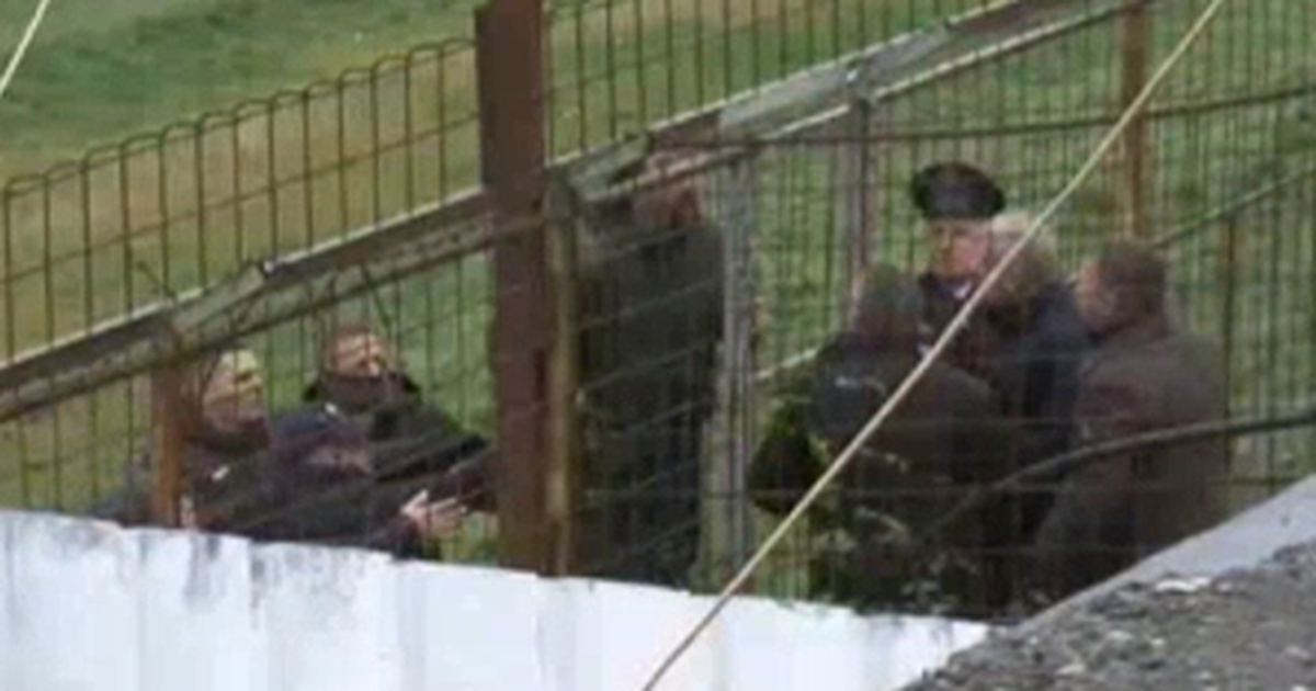 PLAS SHERRI në Kategorinë e Parë  Përplasje mes tifozëve dhe stafit  ndërhyn policia  VIDEO 