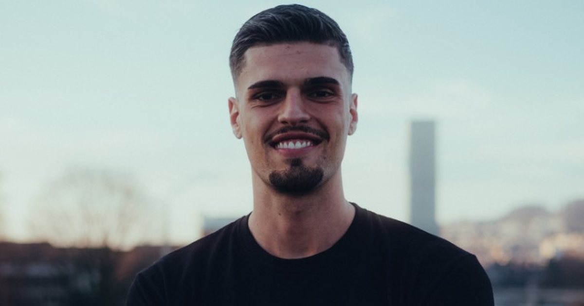 ZYRTARE  Shok me  tradhtarin  Adrian Bajrami   BISHA  shqiptar kalon te rivalët në Superligë