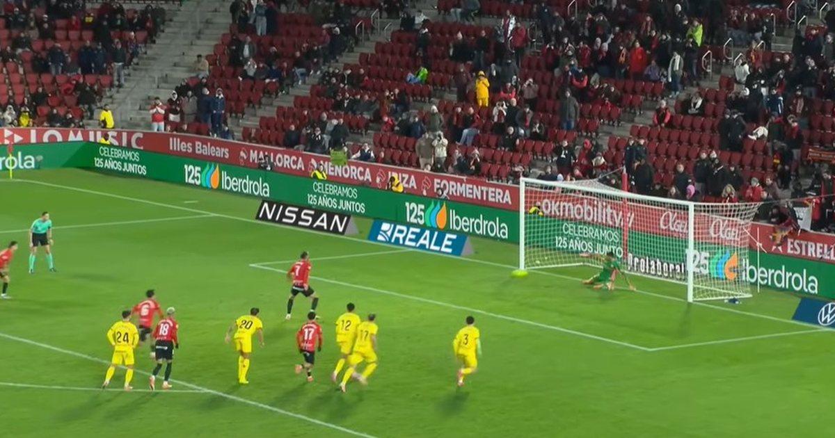 VIDEO  4 gola në 5 ndeshjet e fundit  bomberi shqiptar i jep  leksion  Lewandowskit