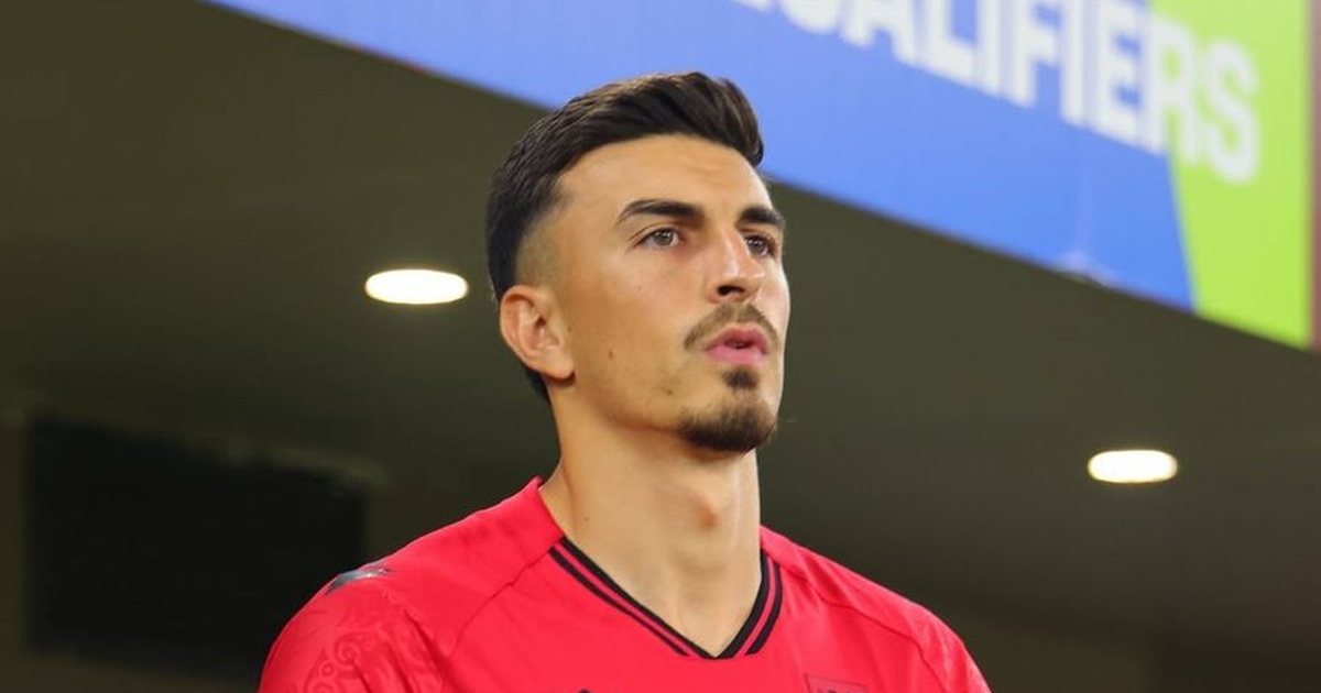 Juljan Shehu në versionin  flash   mesfushori i Shqipërisë publikon FOTON fantastike nga stërvitja