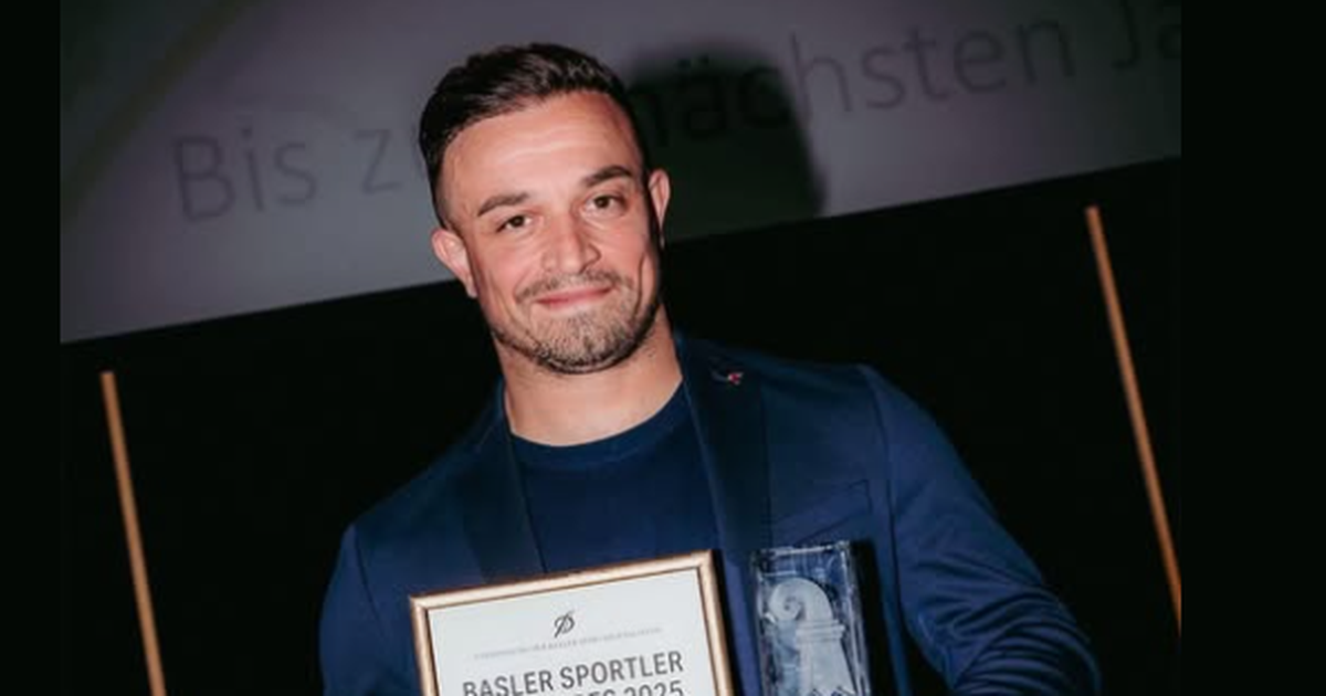 Xherdan Shaqiri  kryefjalë  në Zvicër  mesfushori merr titullin prestigjioz