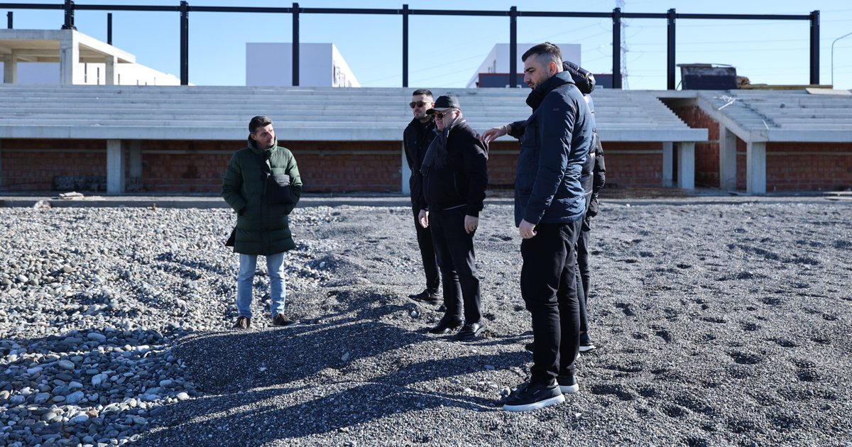 Në fazë të avancuar  përfaqësuesit e FSHF së inspektojnë nga afër punimet në një tjetër stadium