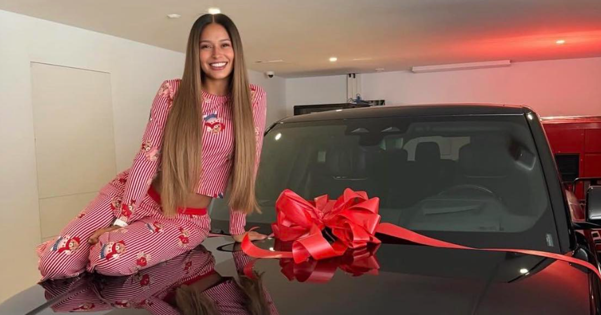 Po bën  namin  te Barcelona  sulmuesi befason partneren me dhuratën për ditëlindijen