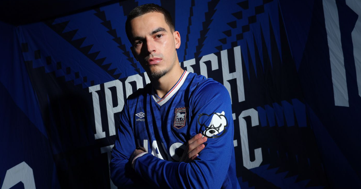  I uritur për fitore dhe gola   Anis Mehmeti tregon  dhëmbët  që në prezantim