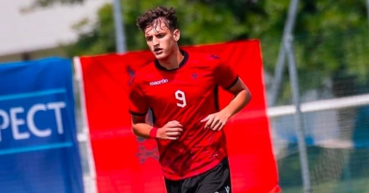 La Greqinë për Shqipërinë  sulmuesi të Kombëtares i ndodh e PAPRITURA në tokën  armike 