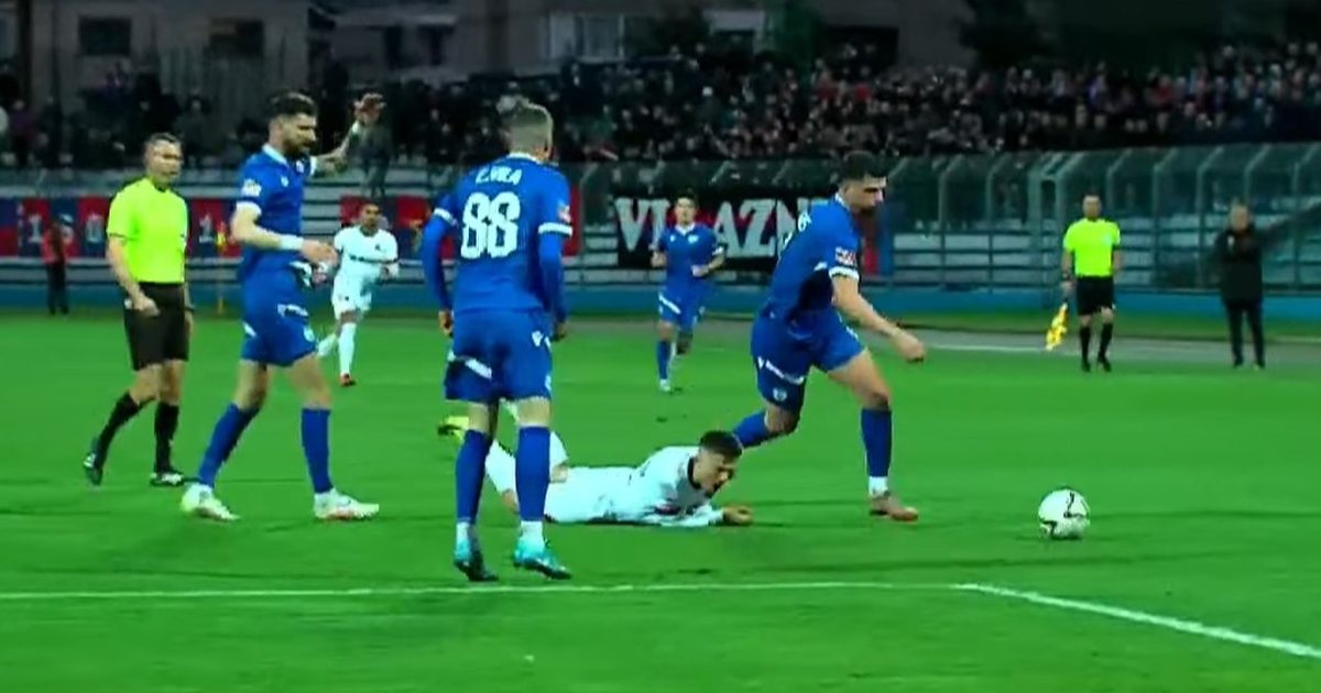 LIVE  Frikë për debutuesin Kevin Dodaj  arbitri ndal papritur ndeshjen Teuta   Vllaznia  VIDEO 